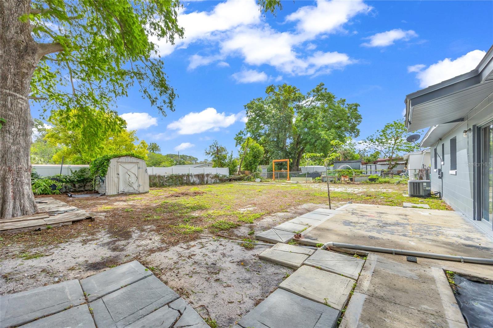 Image 23 of 28 For 890 Golden Isle Drive