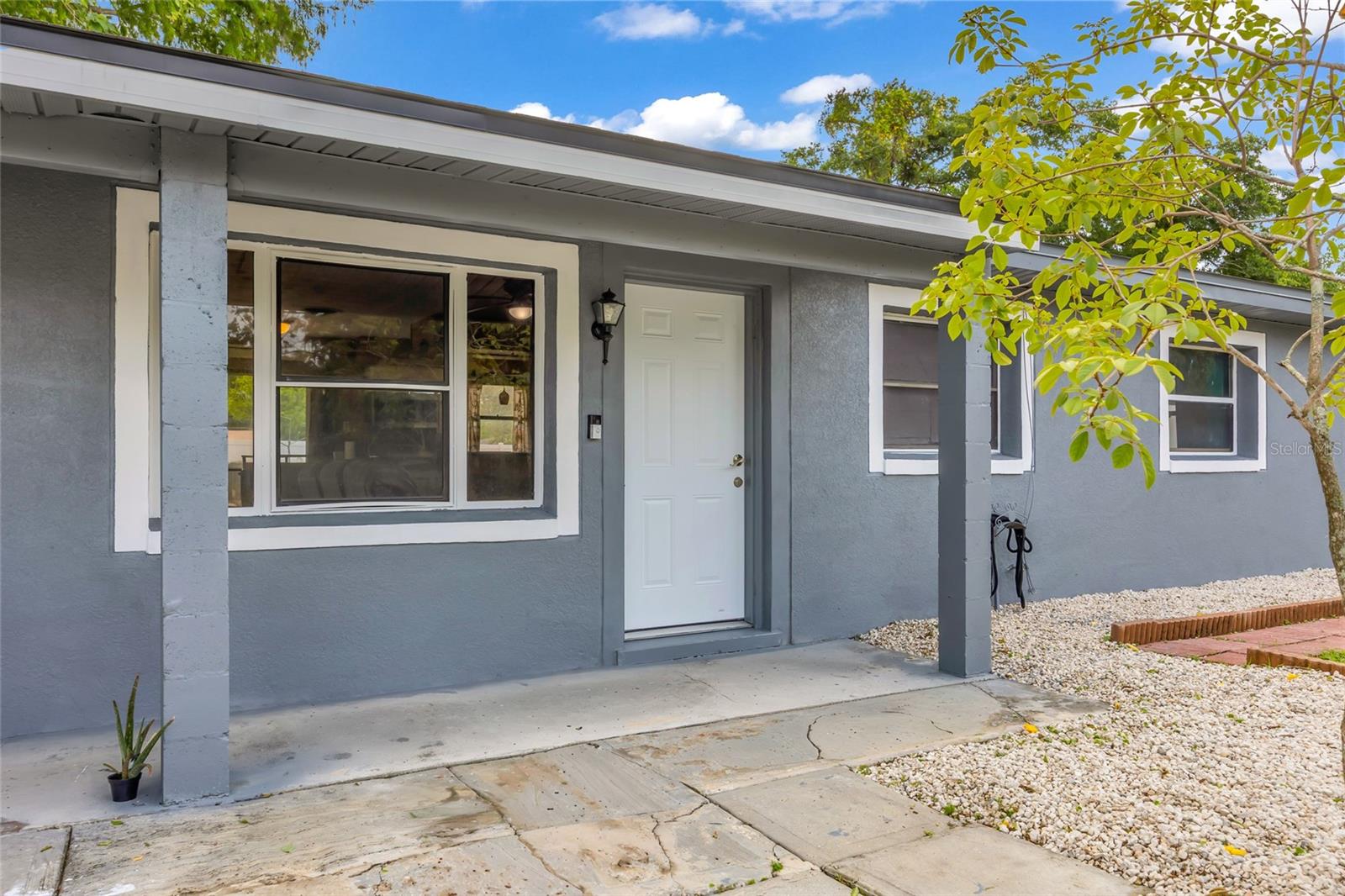 Image 3 of 28 For 890 Golden Isle Drive