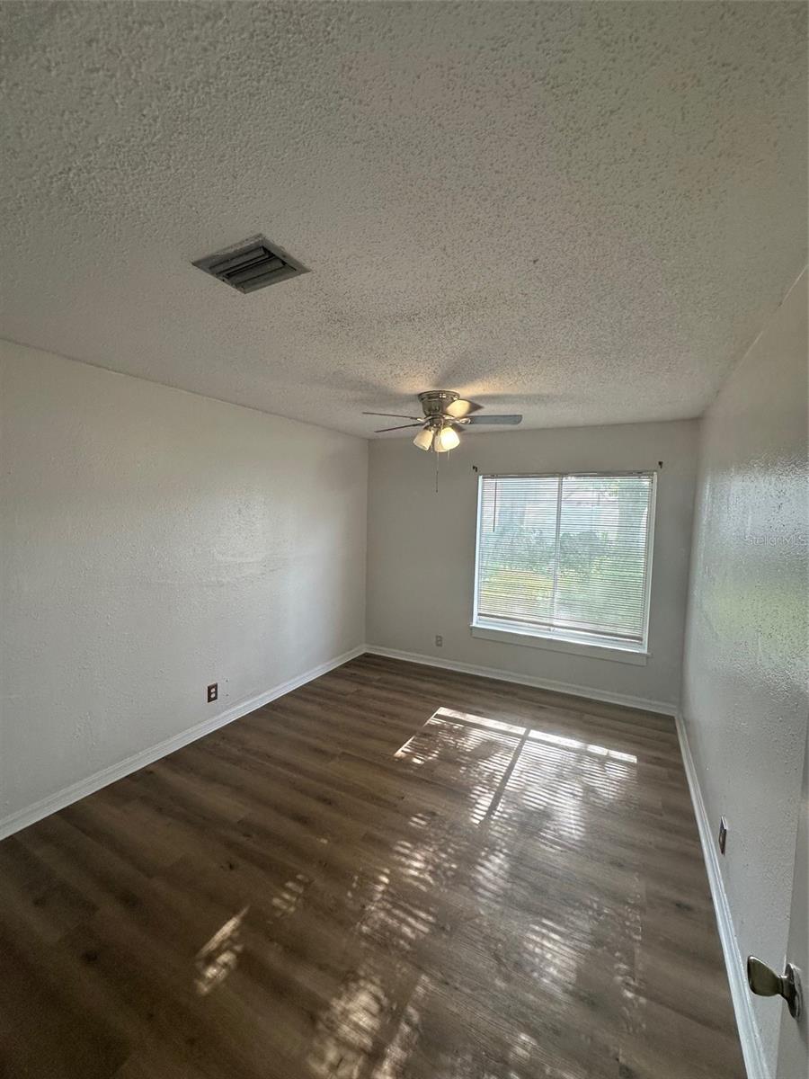 Image 7 of 19 For 828 Flag Lane