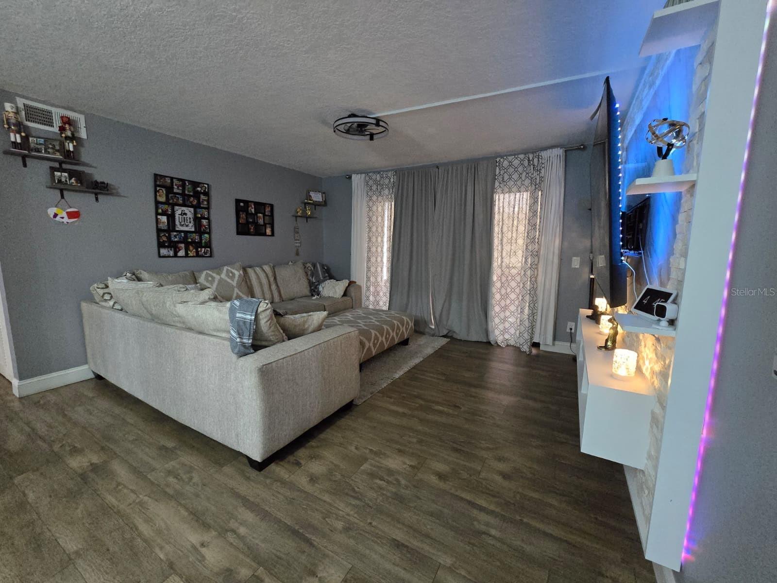 Image 3 of 14 For 1624 S Pine Ridge  D2