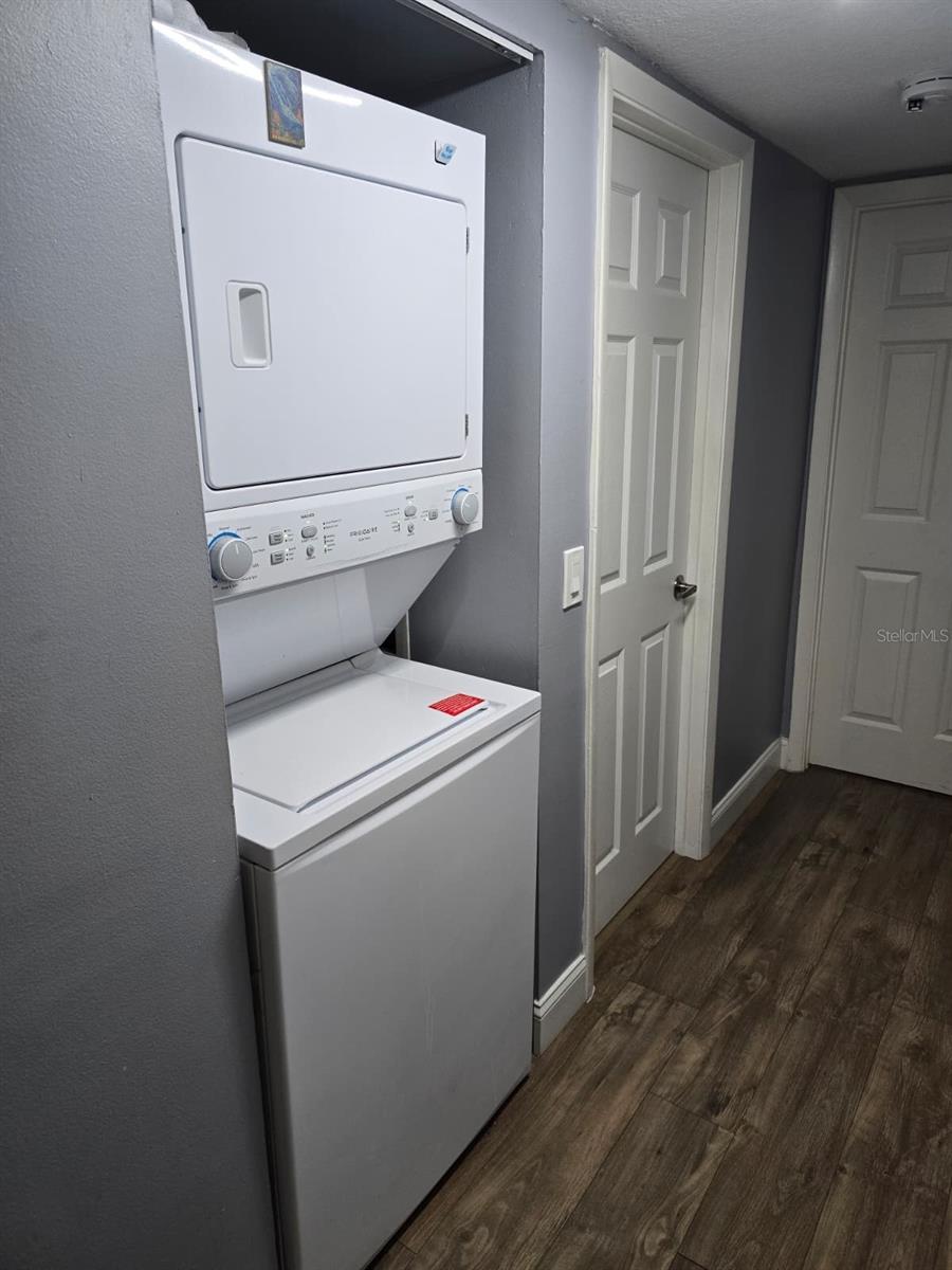 Image 4 of 14 For 1624 S Pine Ridge  D2