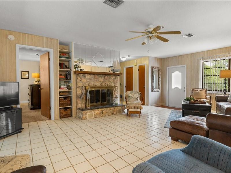 Image 7 of 50 For 230 Lake Starr Boulevard