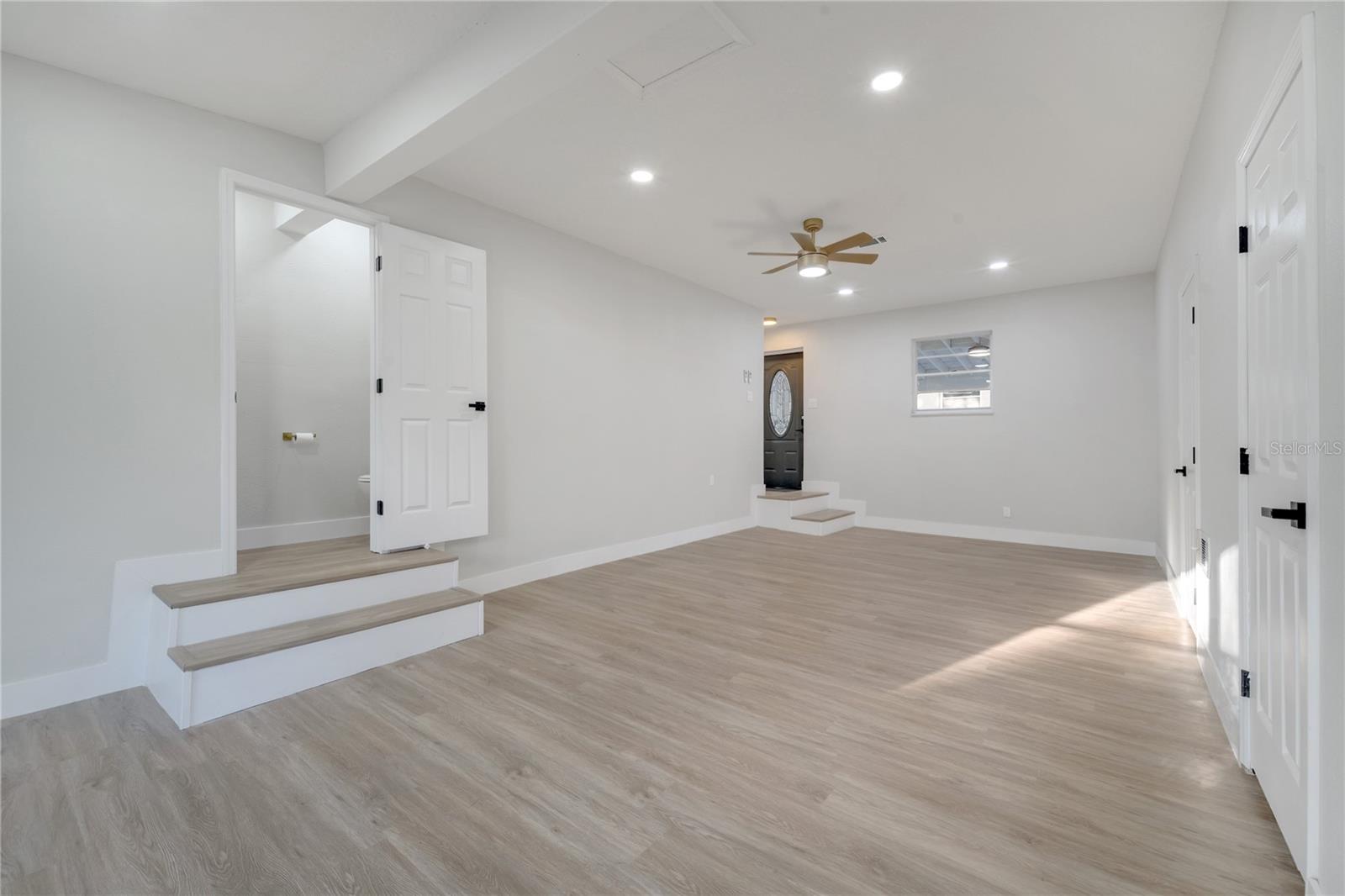 Image 22 of 55 For 7043 Carlene Drive