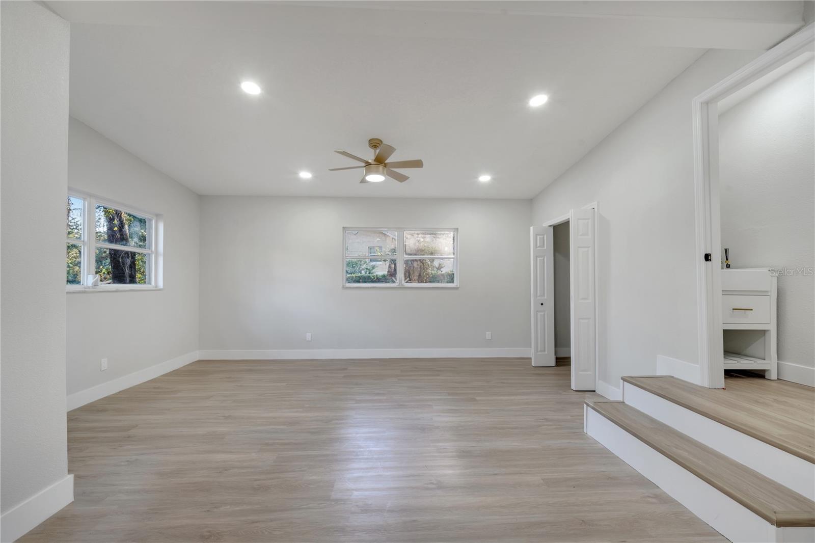 Image 23 of 55 For 7043 Carlene Drive