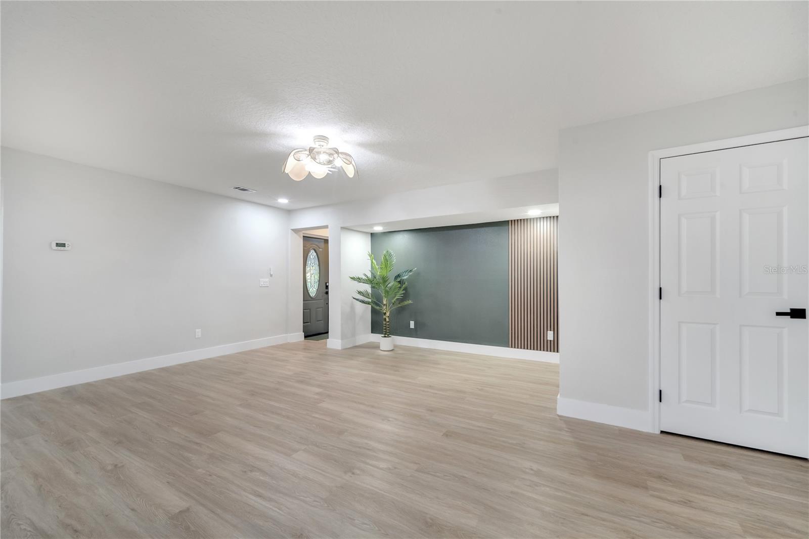 Image 32 of 55 For 7043 Carlene Drive