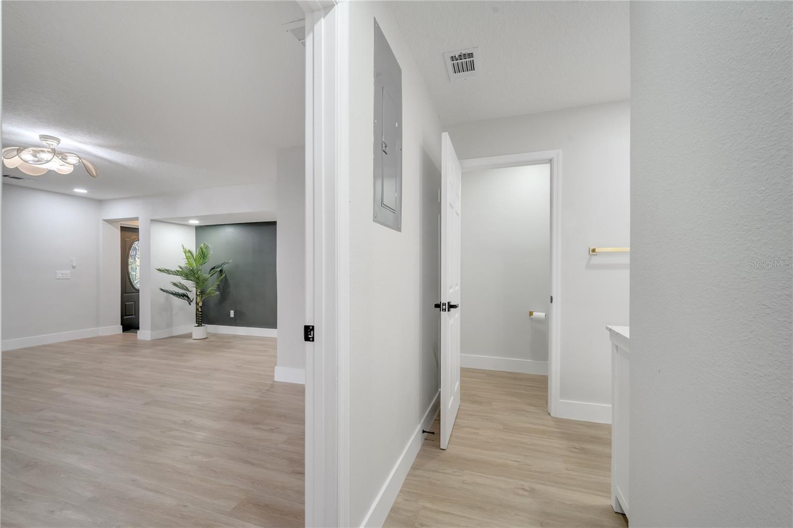 Image 33 of 55 For 7043 Carlene Drive