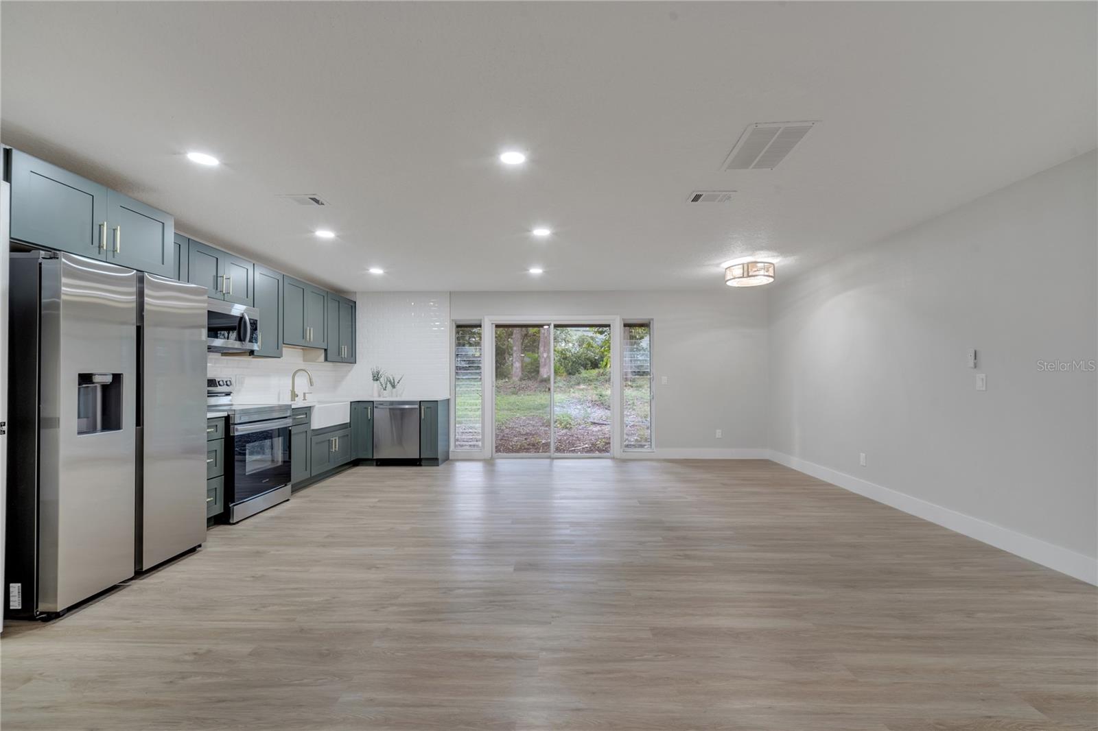 Image 39 of 55 For 7043 Carlene Drive