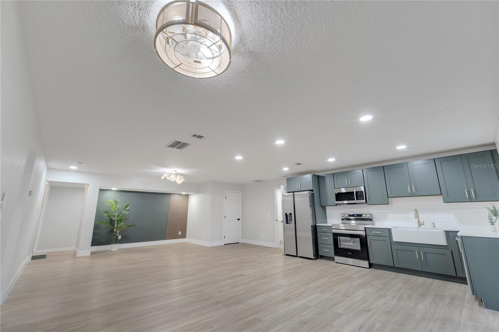 Image 41 of 55 For 7043 Carlene Drive