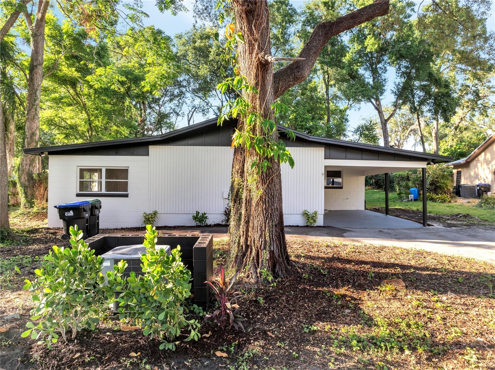 Image 5 of 55 For 7043 Carlene Drive