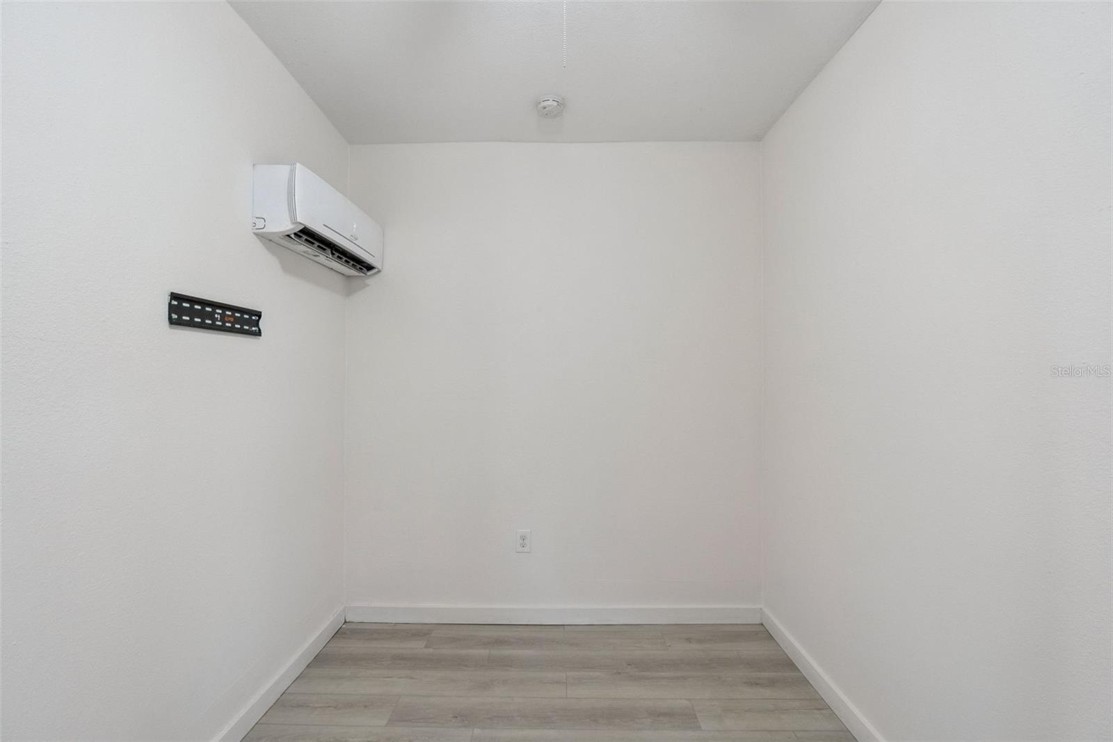 Image 16 of 21 For 1416 6th Street