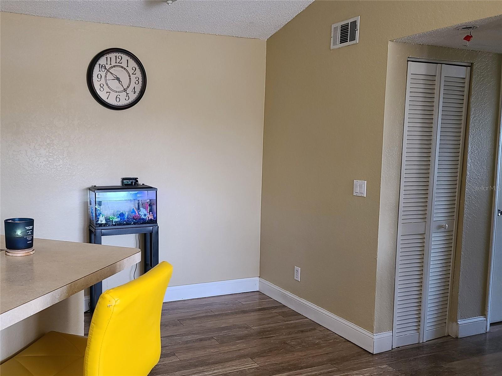 Image 4 of 17 For 4630 Commander Drive 1038