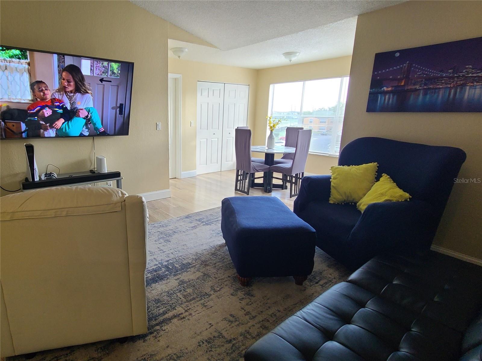 Image 7 of 17 For 4630 Commander Drive 1038