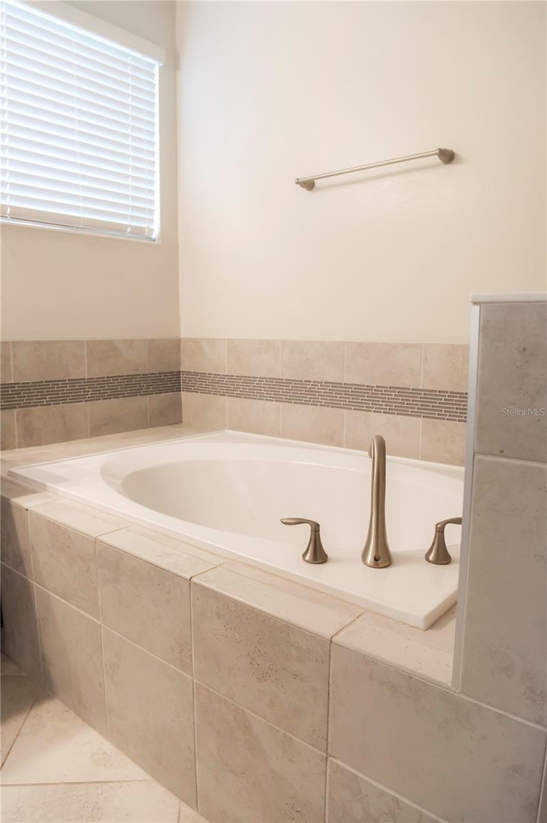 Image 24 of 31 For 11378 Whistling Pine Way