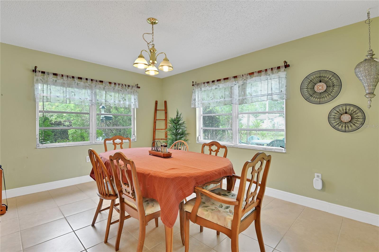 Image 17 of 22 For 431 Michigan Avenue