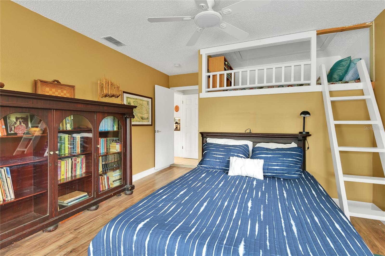 Image 5 of 22 For 431 Michigan Avenue