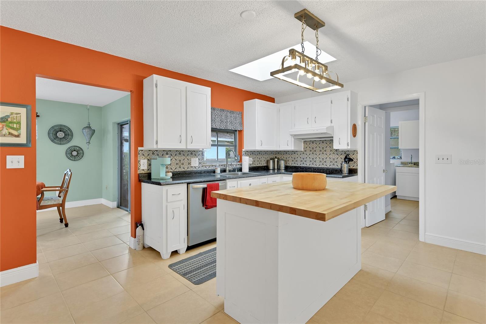 Image 8 of 22 For 431 Michigan Avenue