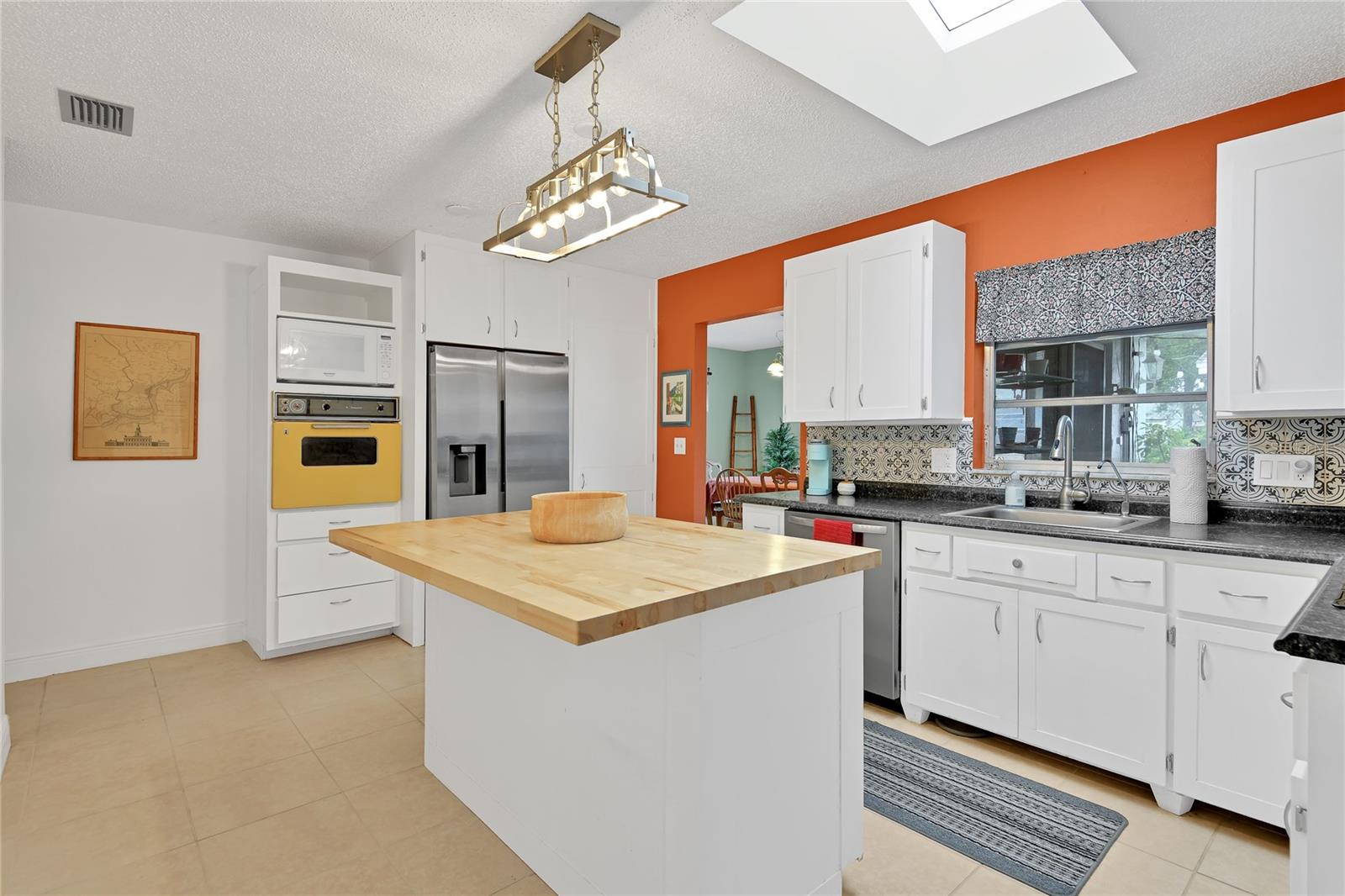 Image 9 of 22 For 431 Michigan Avenue