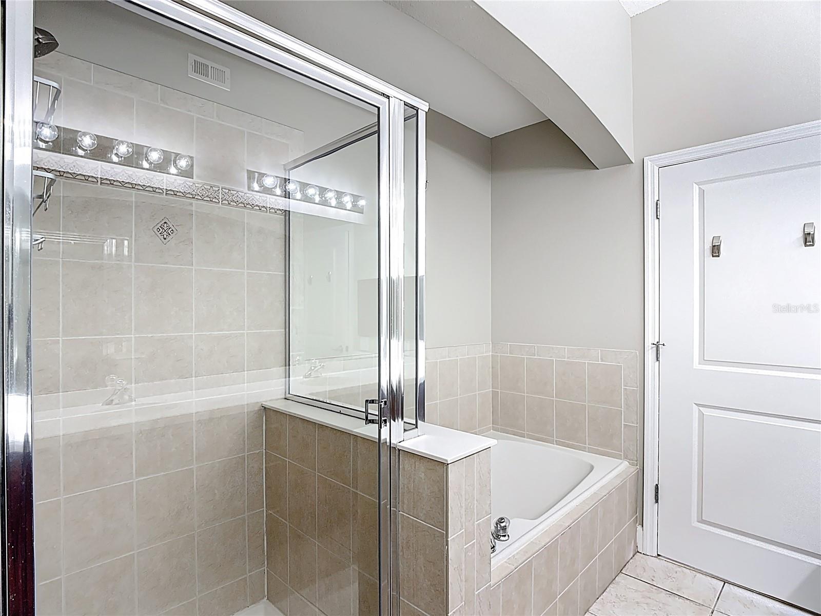 Image 22 of 52 For 1231 Wright Cir  308