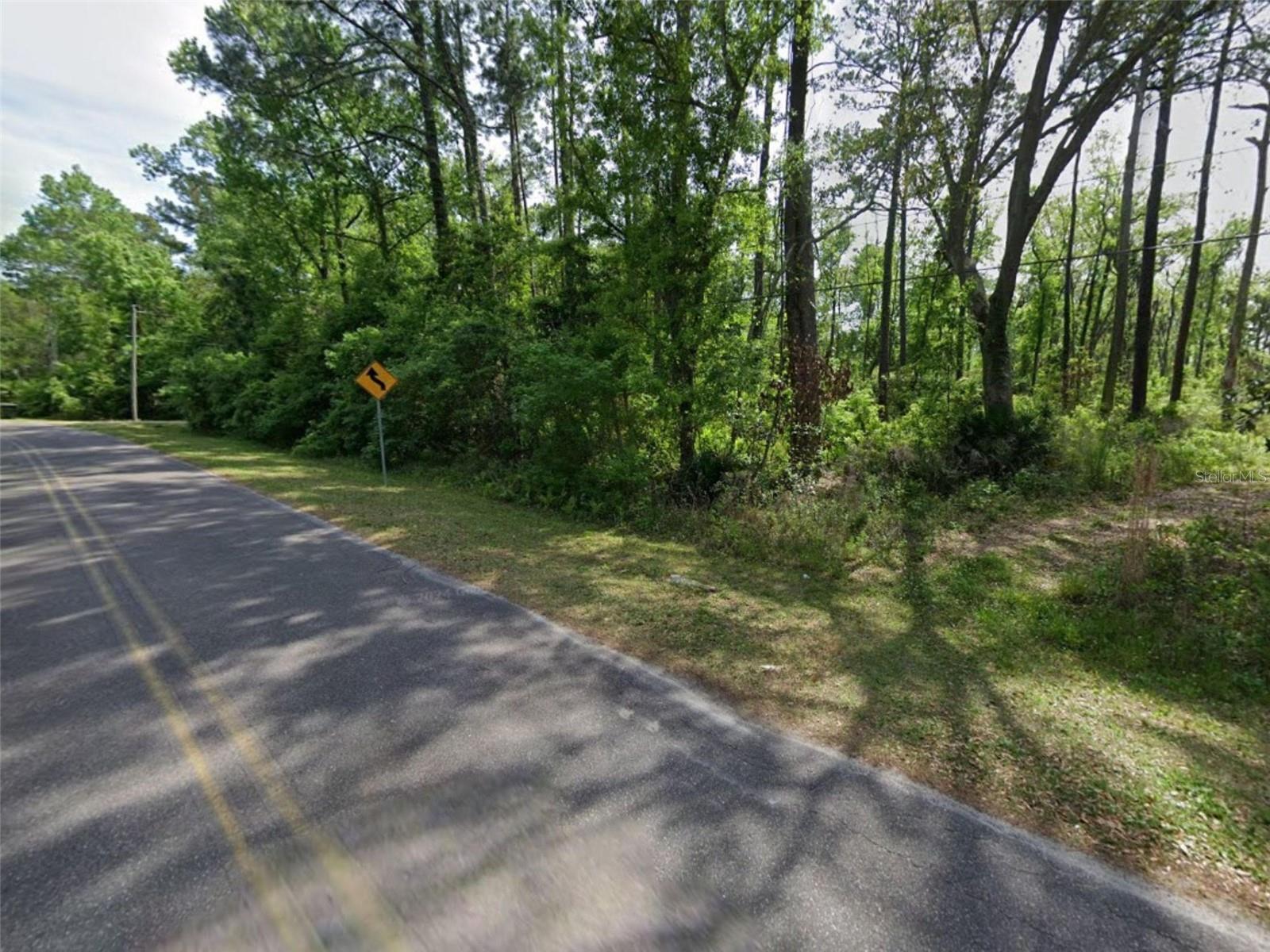 Listing photo id 0 for 85321 Cuno Creek Dr