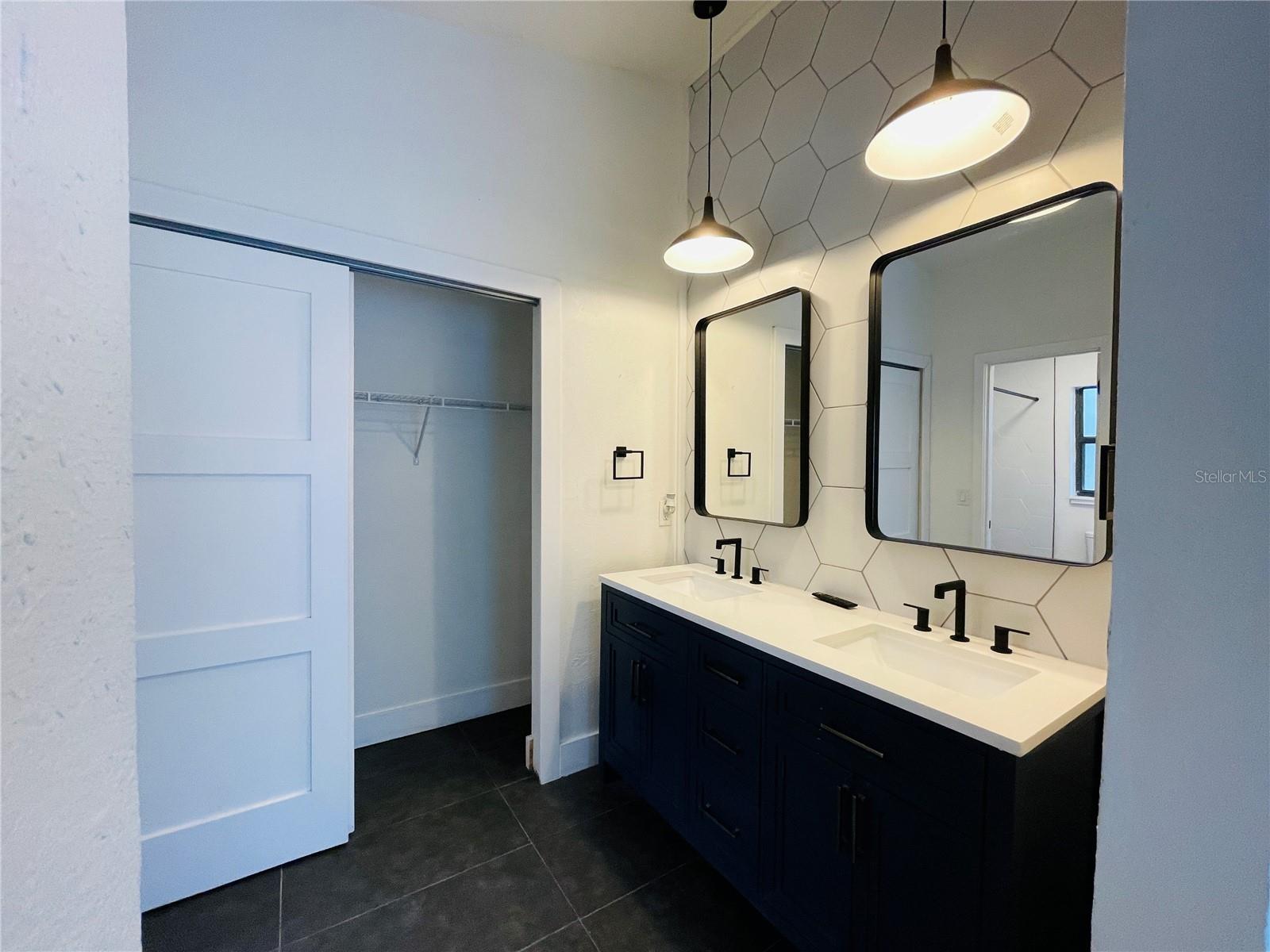 Image 7 of 8 For 7803 Sugar Brook Court 7803