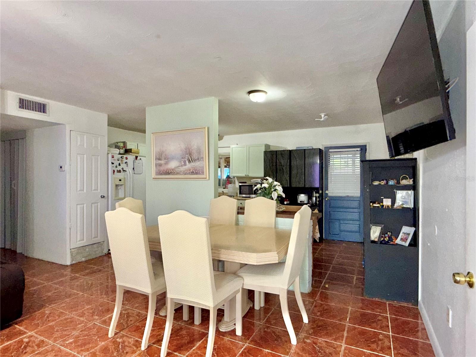 Image 12 of 51 For 5828 Harcourt Avenue