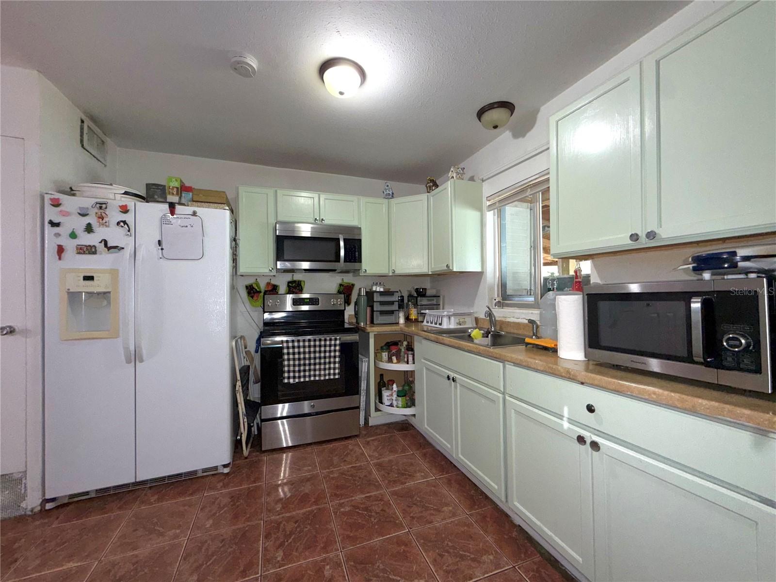 Image 15 of 51 For 5828 Harcourt Avenue