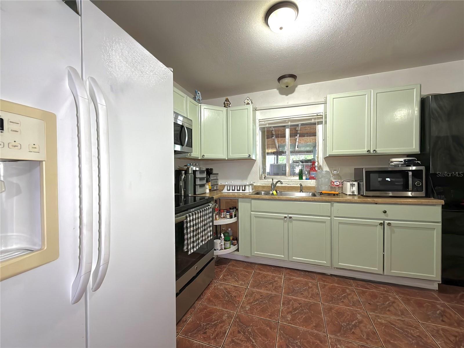 Image 18 of 51 For 5828 Harcourt Avenue