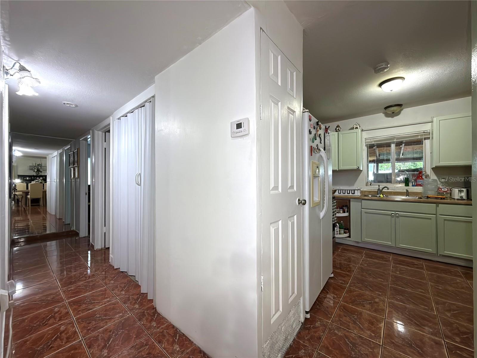 Image 19 of 51 For 5828 Harcourt Avenue