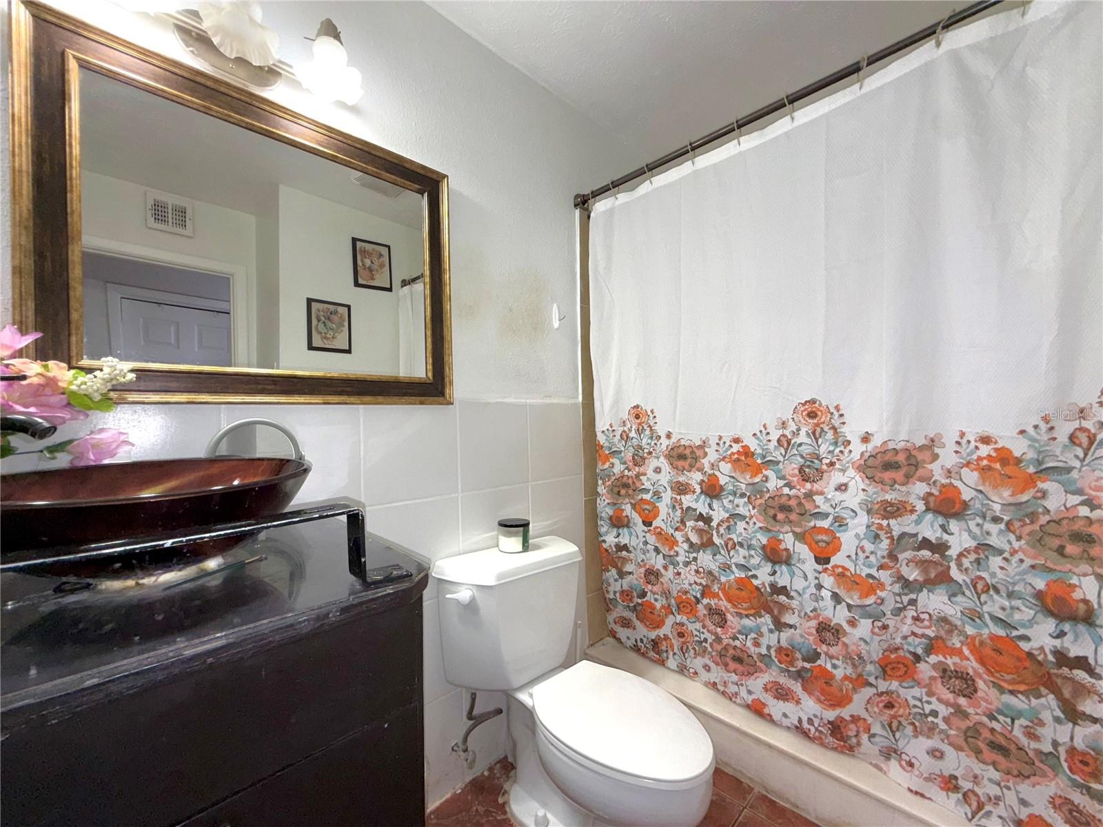 Image 22 of 51 For 5828 Harcourt Avenue