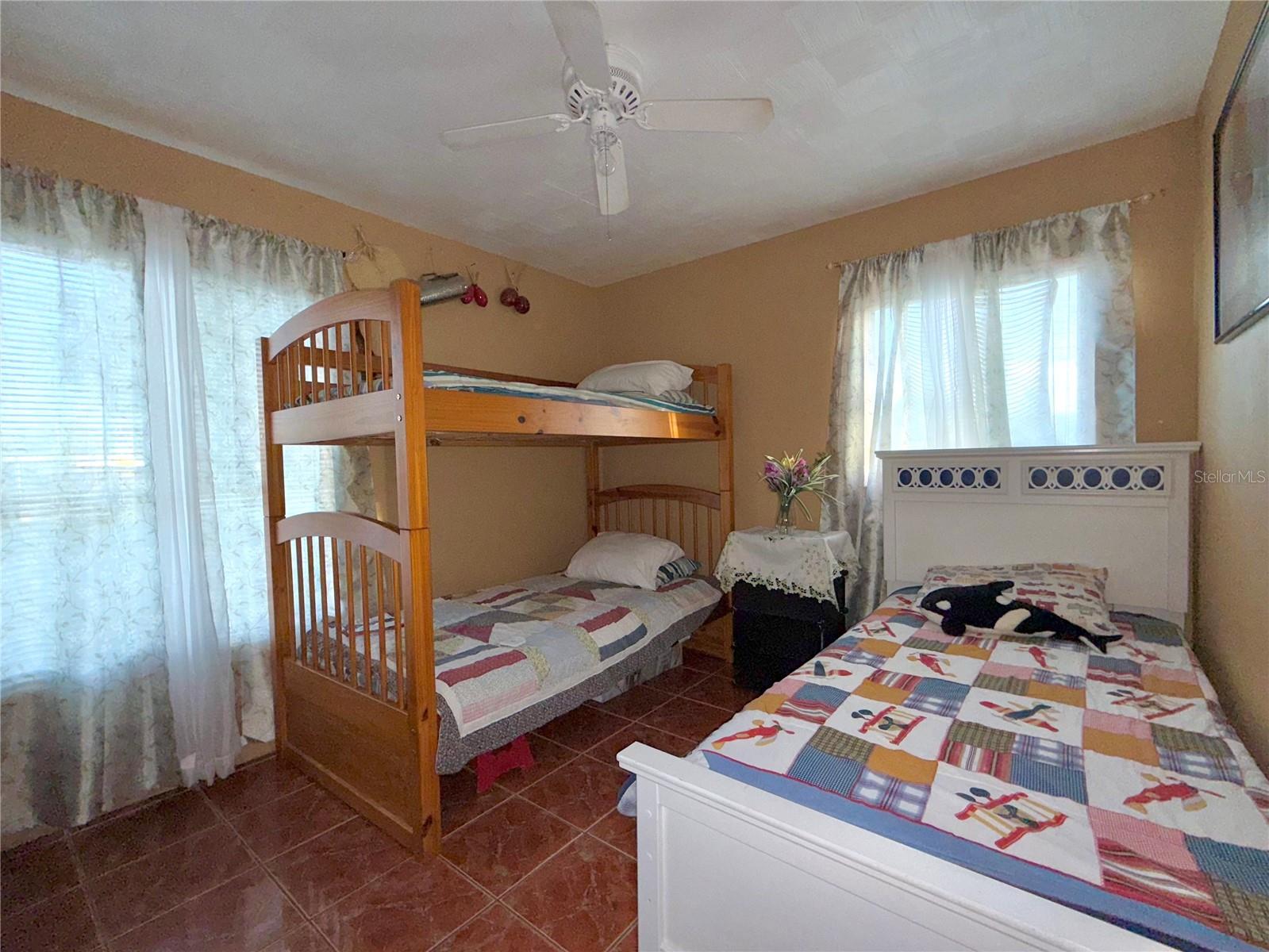 Image 25 of 51 For 5828 Harcourt Avenue