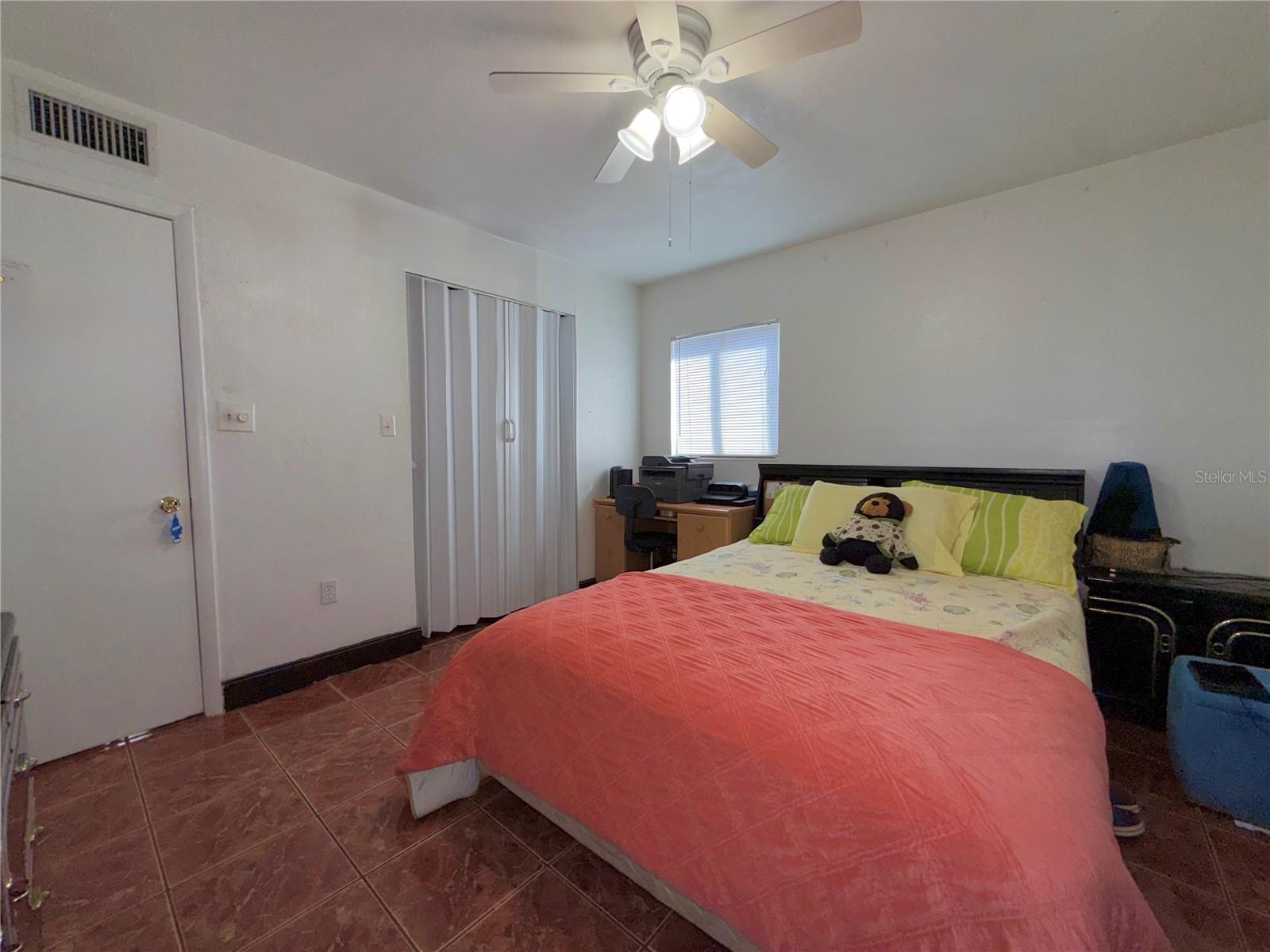 Image 27 of 51 For 5828 Harcourt Avenue