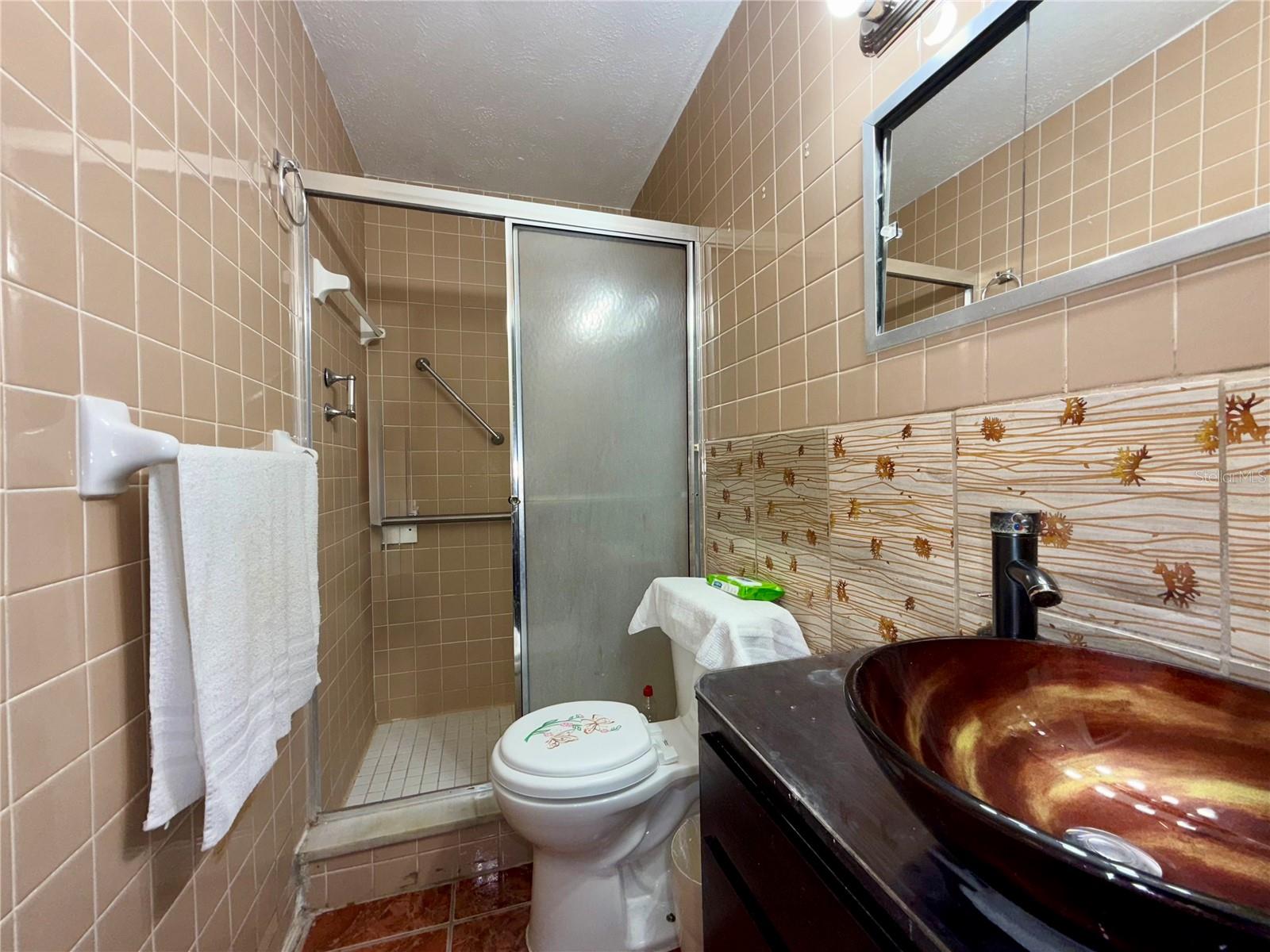 Image 29 of 51 For 5828 Harcourt Avenue