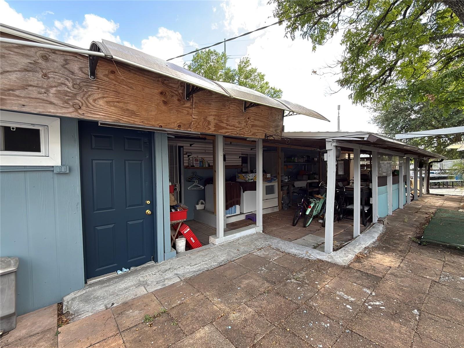 Image 37 of 51 For 5828 Harcourt Avenue