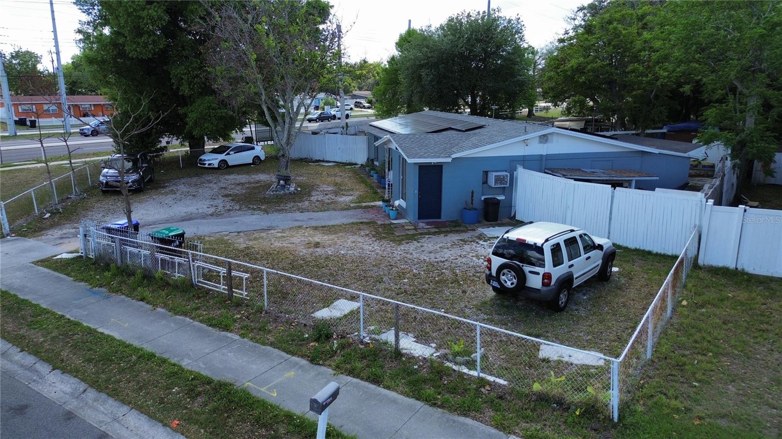 Image 6 of 51 For 5828 Harcourt Avenue