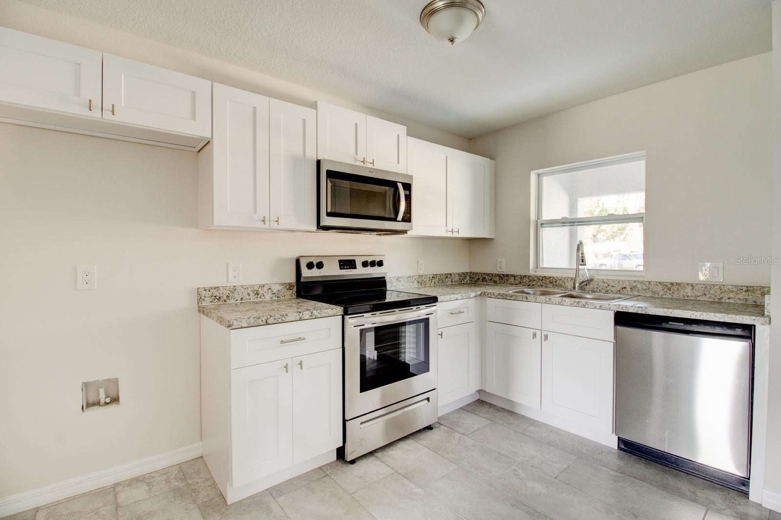 Image 2 of 9 For 855 Vine Street A