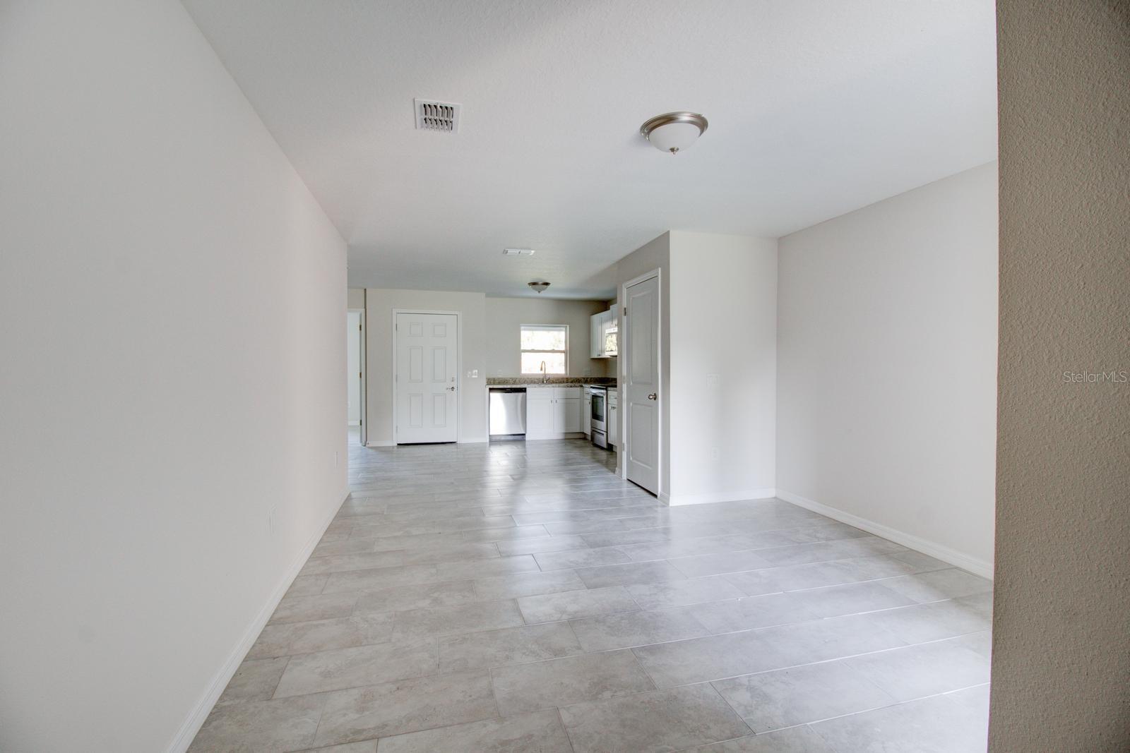 Image 3 of 9 For 855 Vine Street A