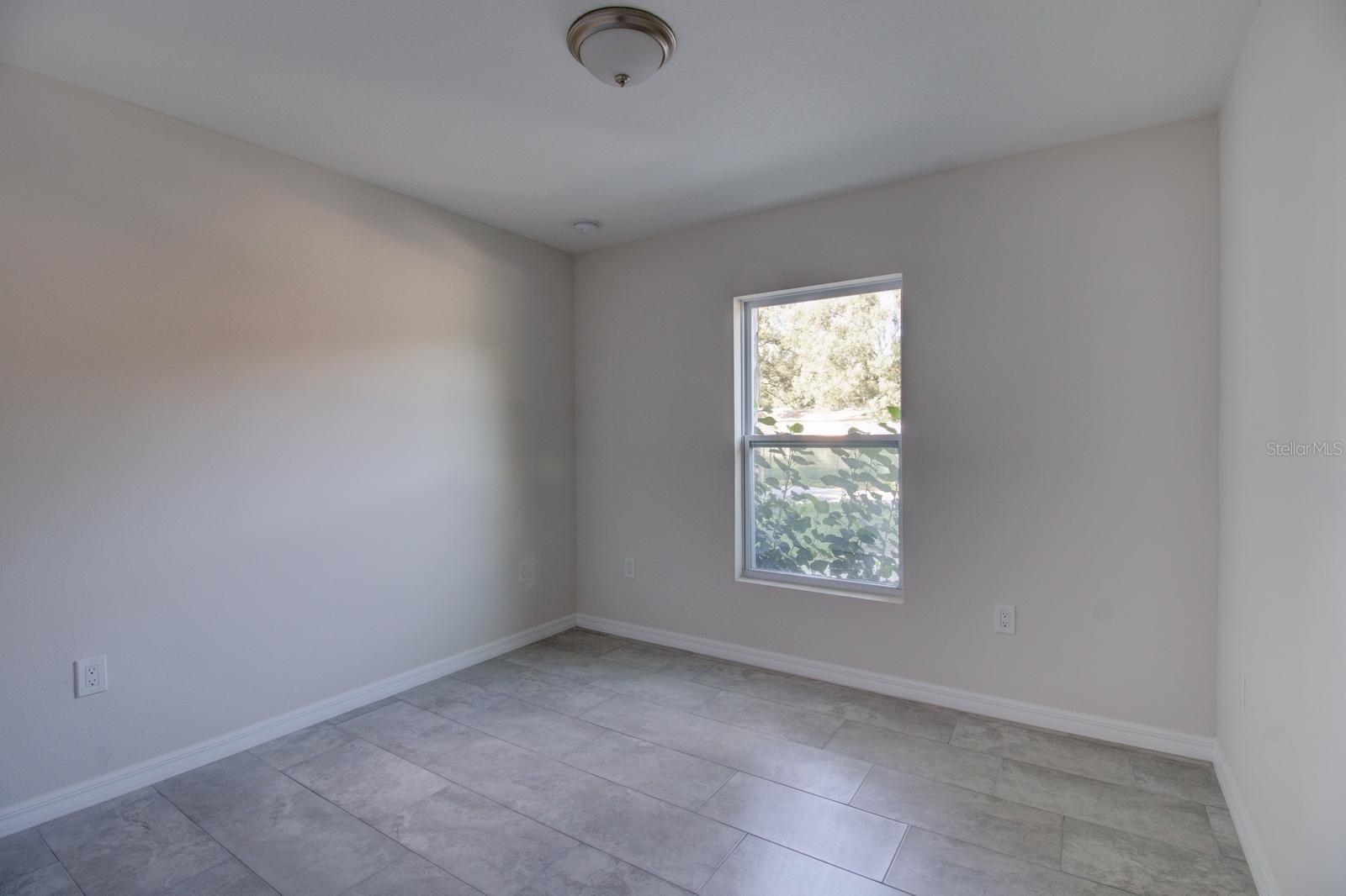 Image 5 of 9 For 855 Vine Street A