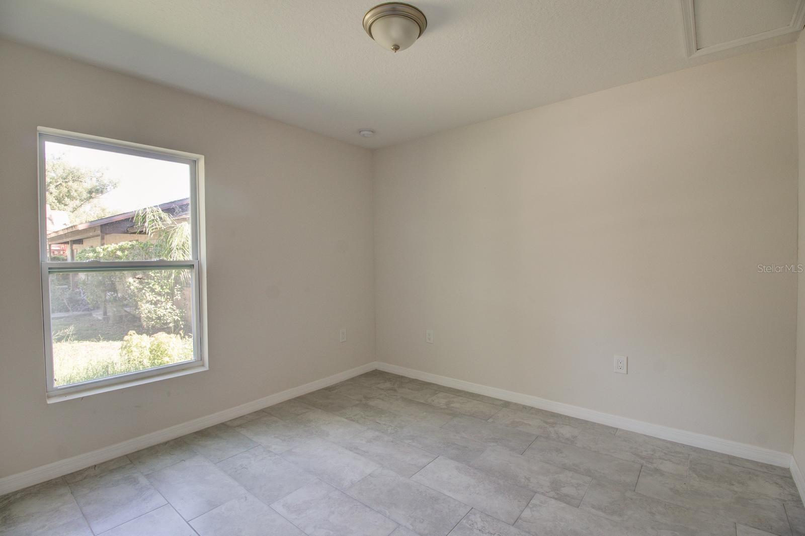 Image 6 of 9 For 855 Vine Street A