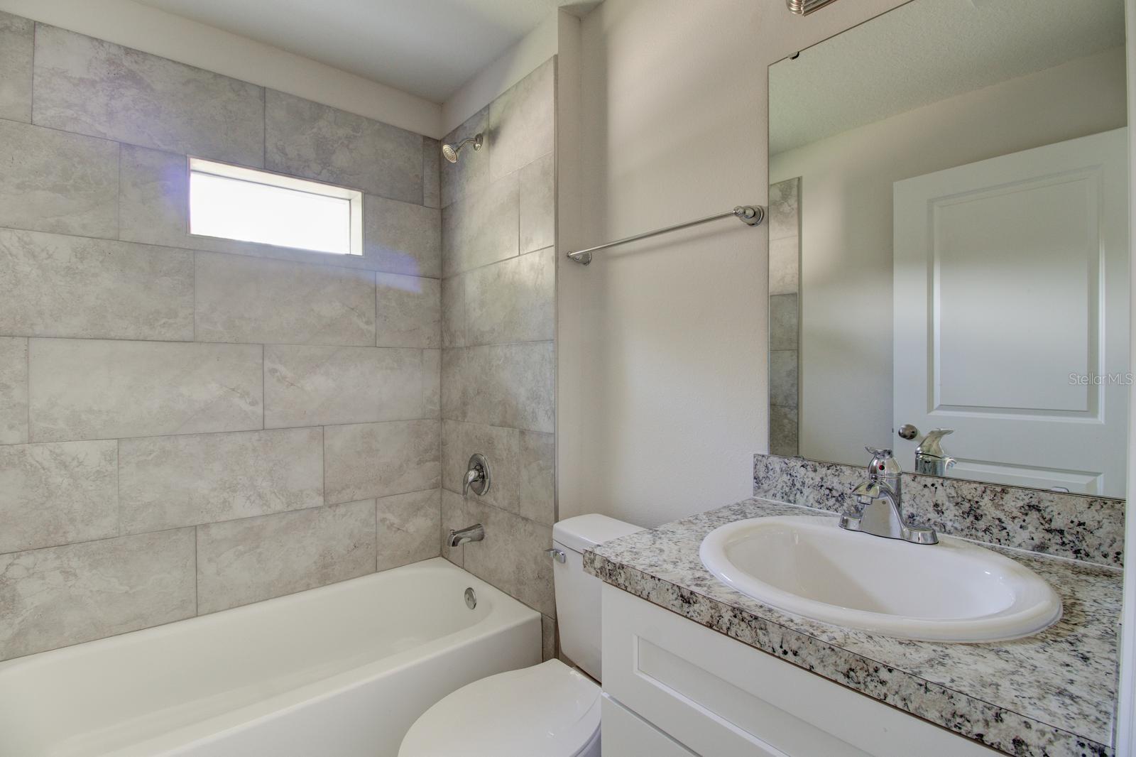 Image 8 of 9 For 855 Vine Street A