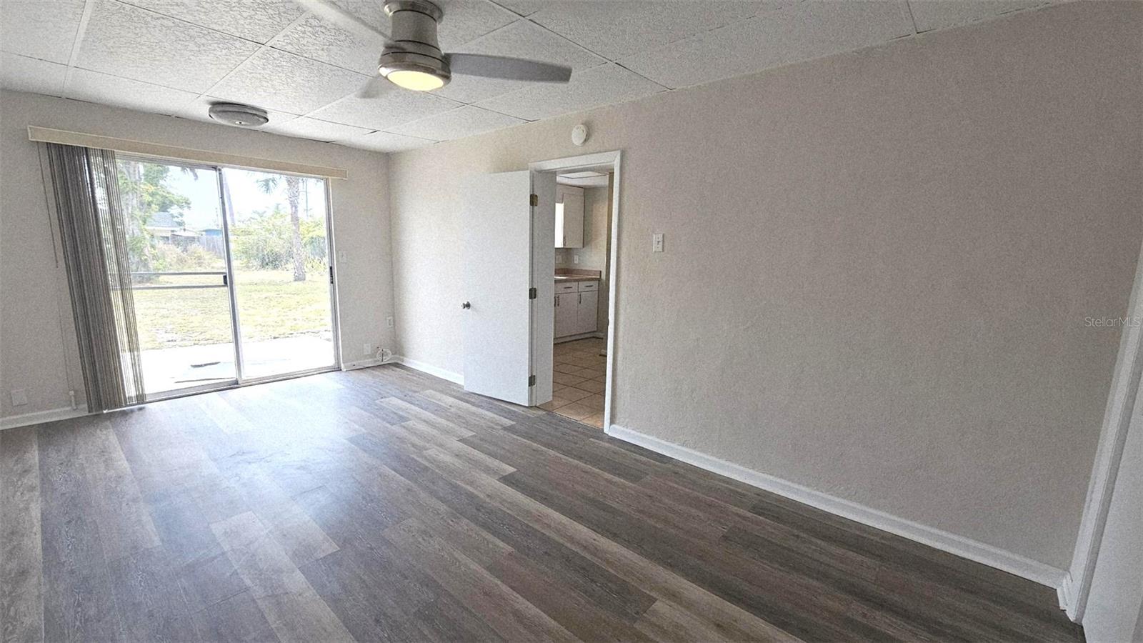 Image 16 of 17 For 45 Langsner Street B