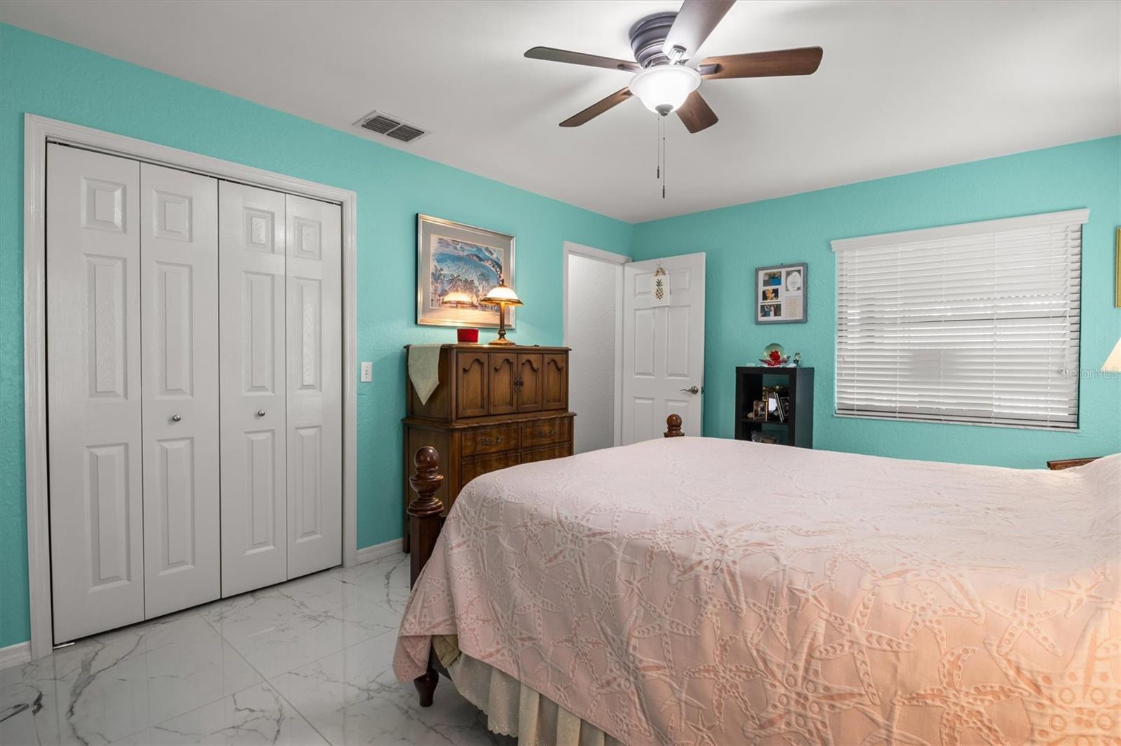 Listing photo id 12 for 416 Barbados Circle