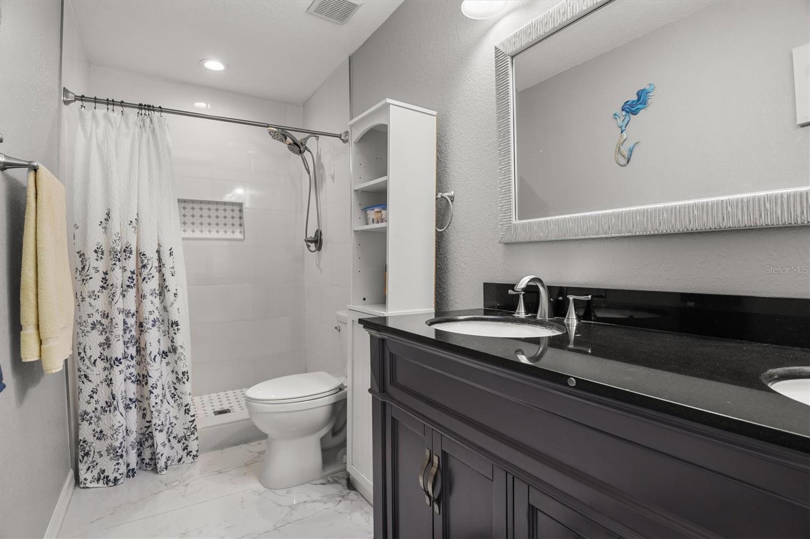 Listing photo id 13 for 416 Barbados Circle