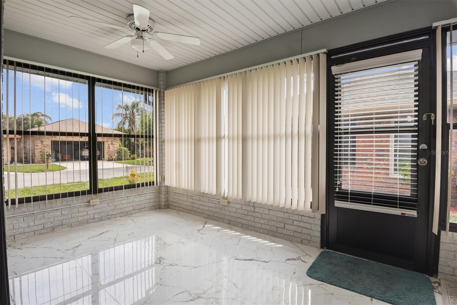 Listing photo id 20 for 416 Barbados Circle