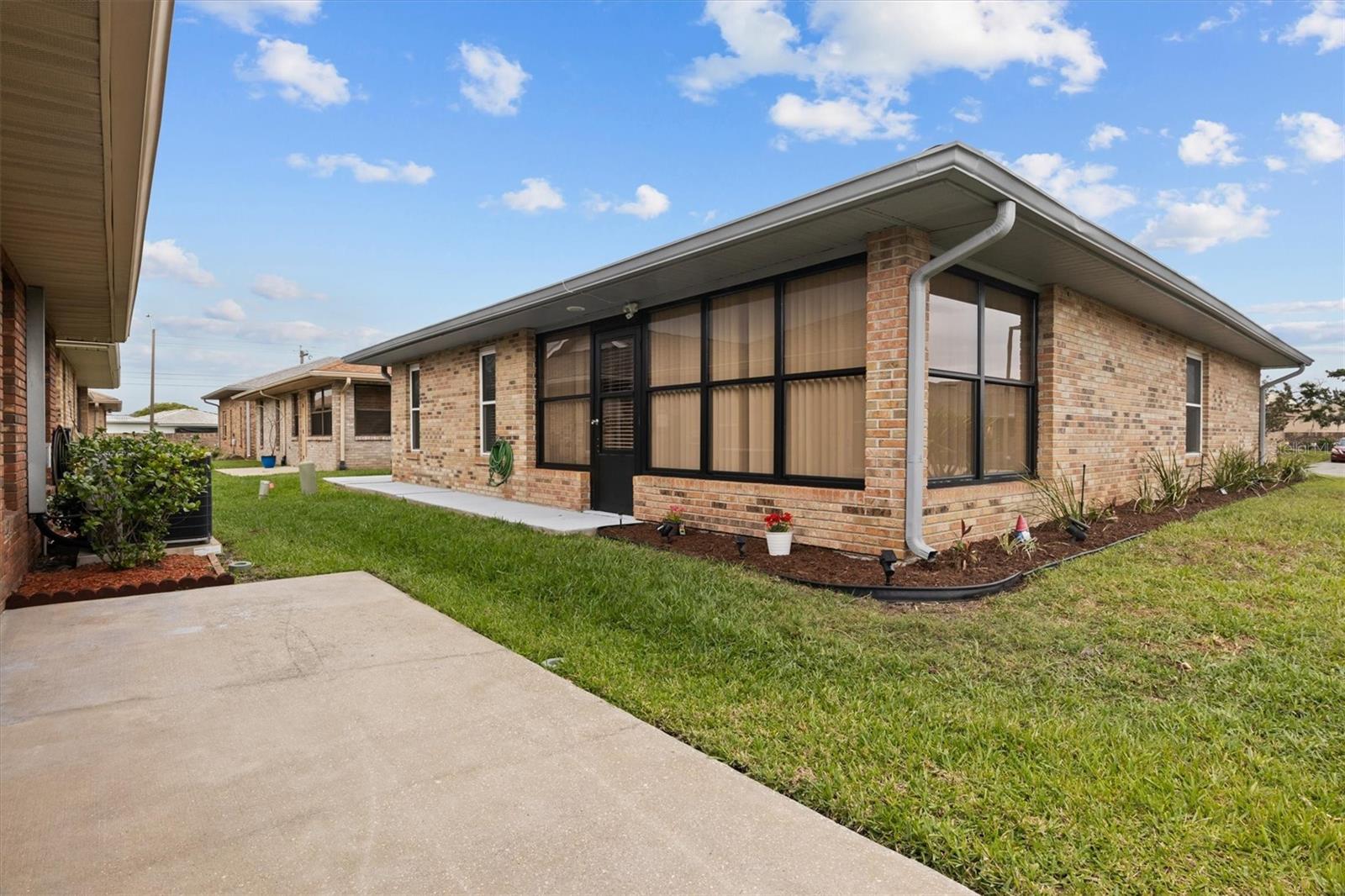 Listing photo id 22 for 416 Barbados Circle