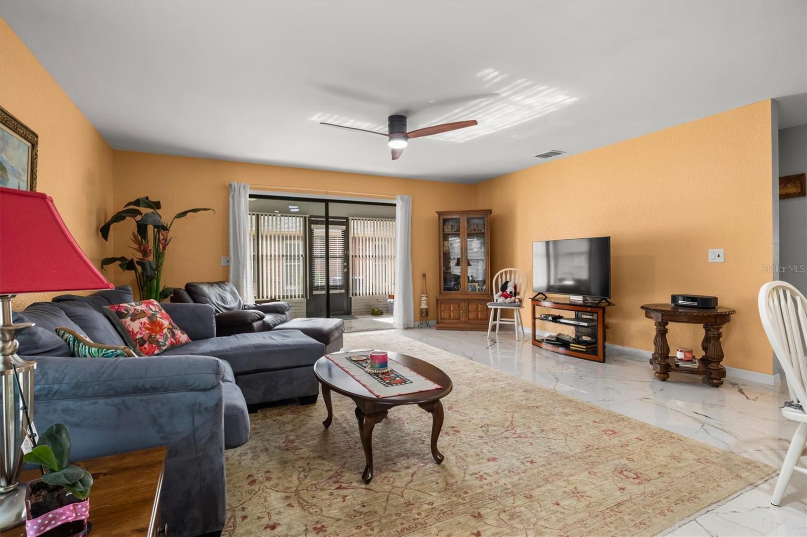 Listing photo id 4 for 416 Barbados Circle