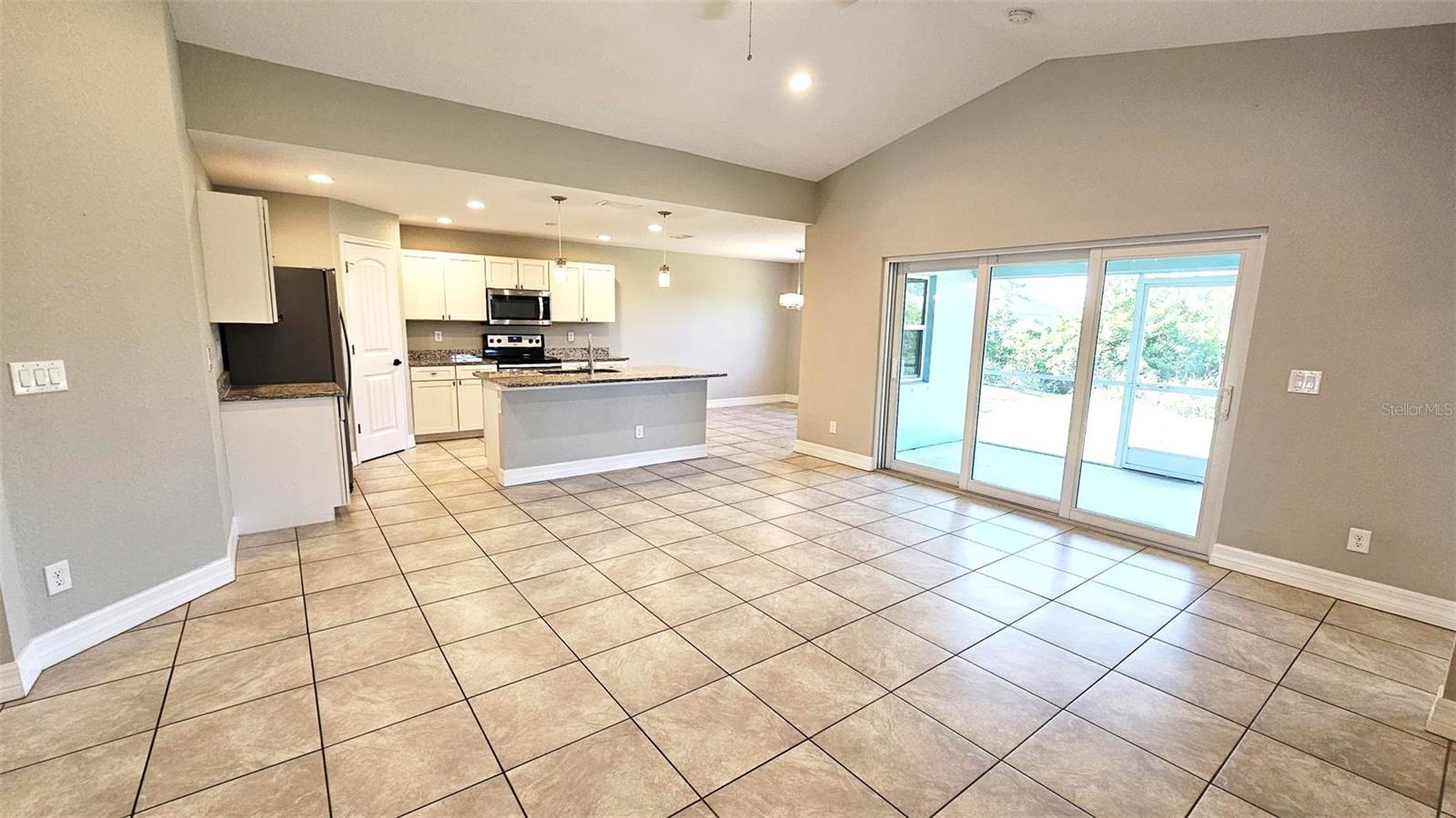 Image 12 of 38 For 210 Lime Tree Park