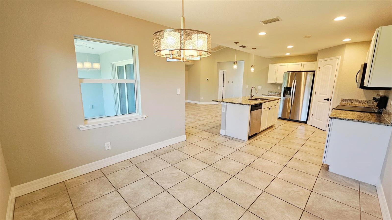 Image 17 of 38 For 210 Lime Tree Park