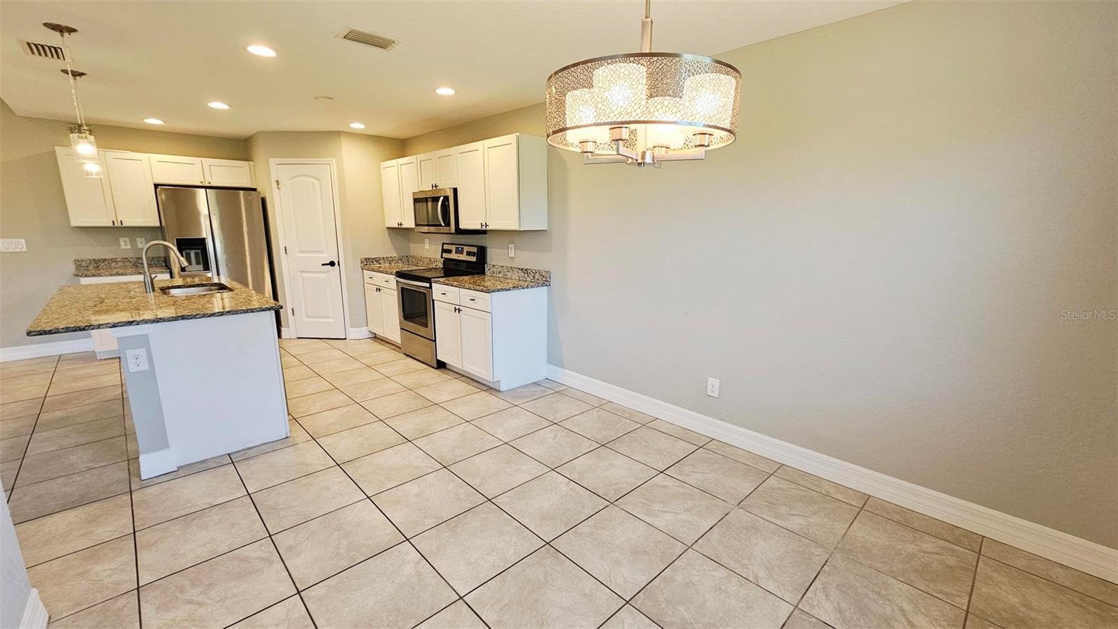 Image 18 of 38 For 210 Lime Tree Park