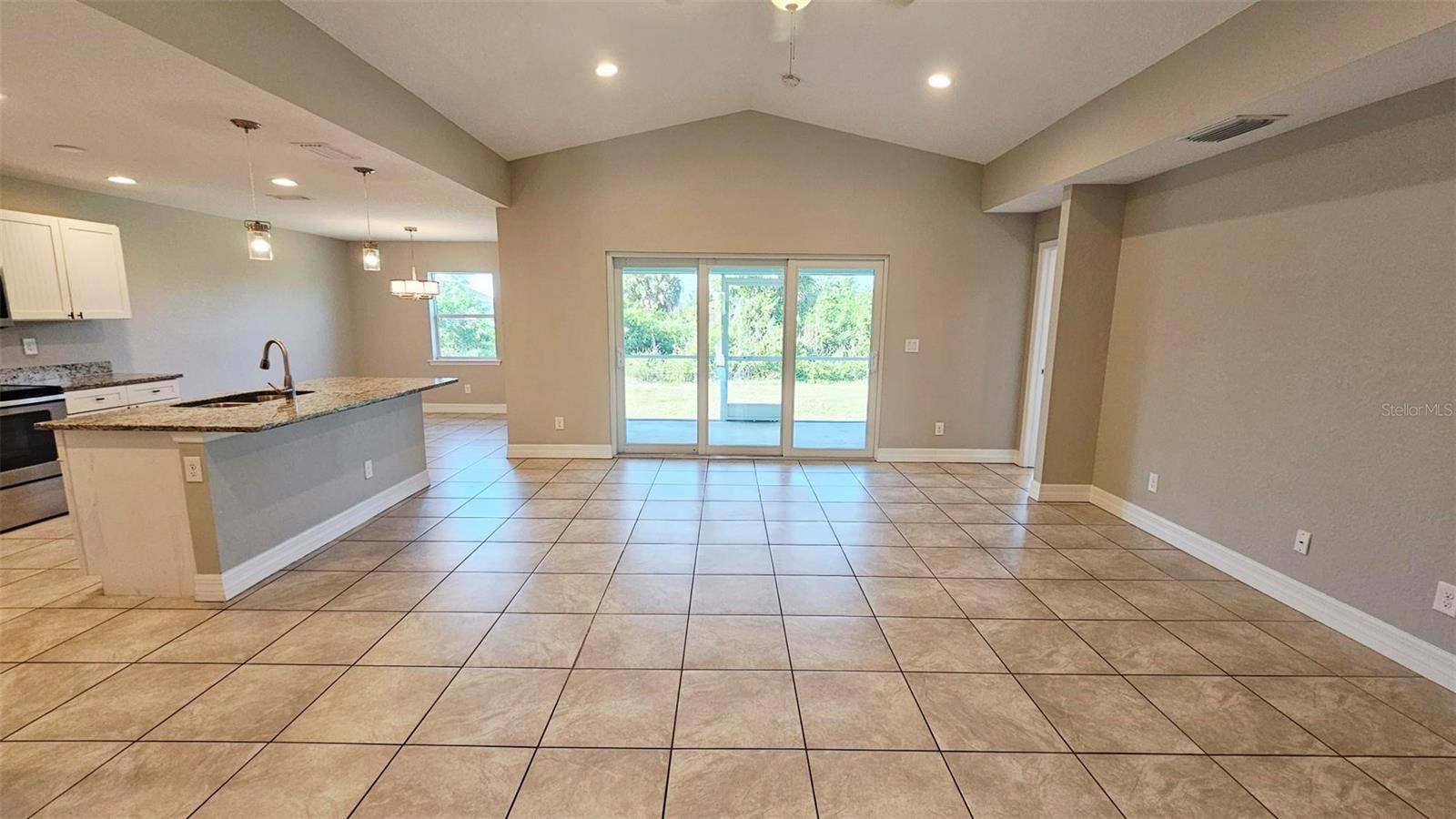 Image 26 of 38 For 210 Lime Tree Park