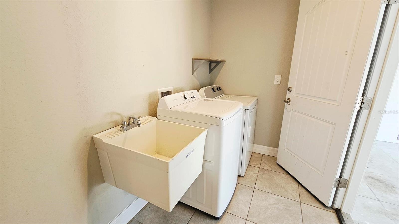 Image 29 of 38 For 210 Lime Tree Park